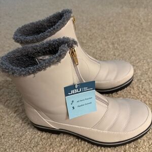 JBU Women's Cream Winter Boots with Black Sole